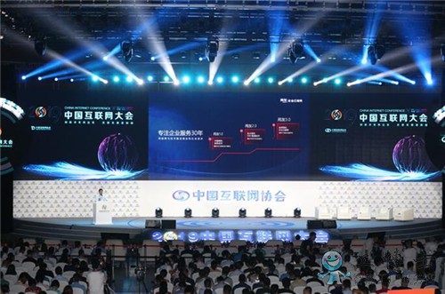中国互联网大会展出智能量体裁衣、3D打印巧克力(lì)等人工智能设备(bèi) 中国互联网大(dà)会展出智能量体裁衣(yī)、3D打印巧克(kè)力等人工(gōng)智(zhì)能设备